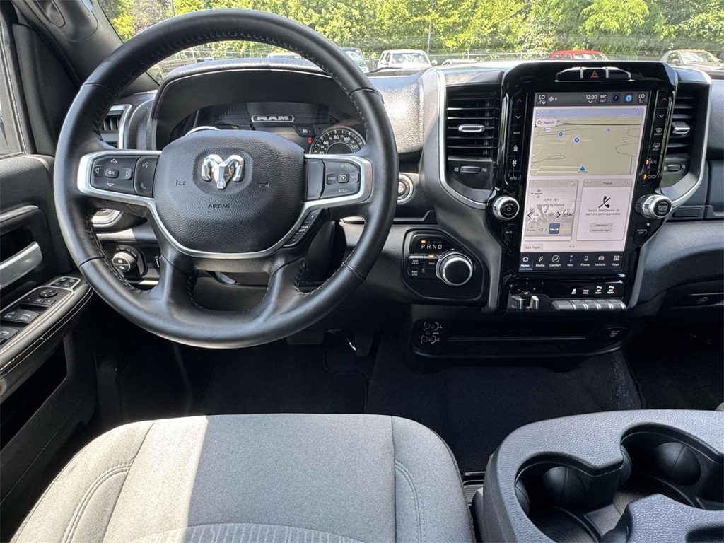 Vehicle image 15 of 30