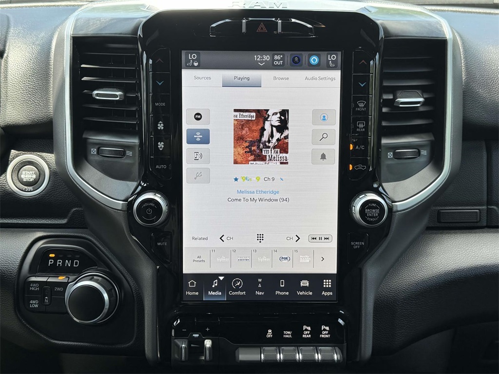 Vehicle image 21 of 30