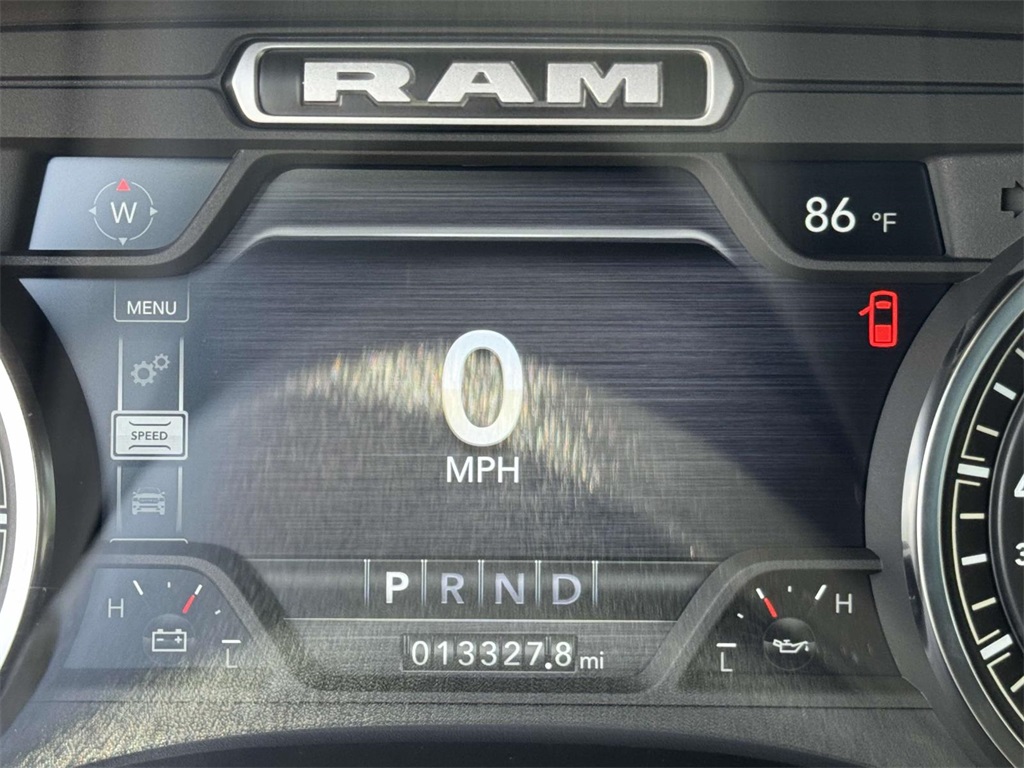Vehicle image 19 of 30