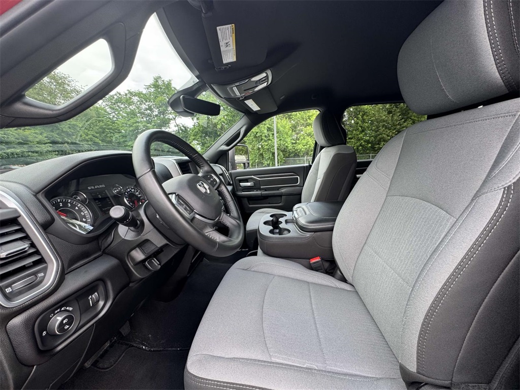 Vehicle image 29 of 30