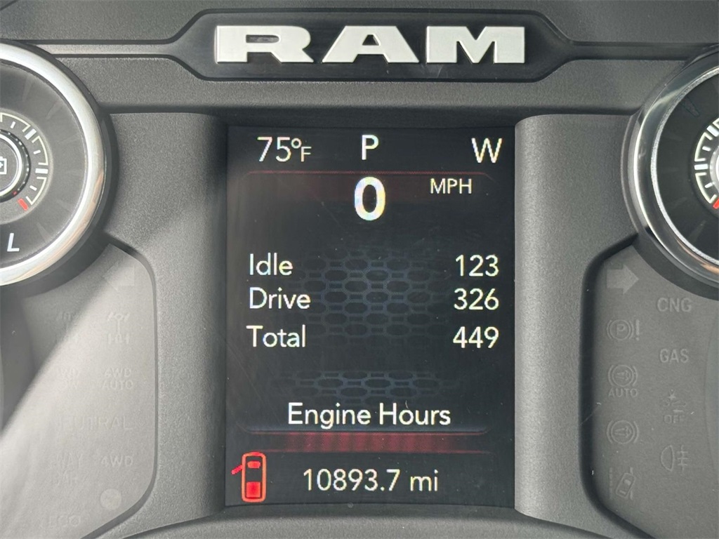 Vehicle image 18 of 30