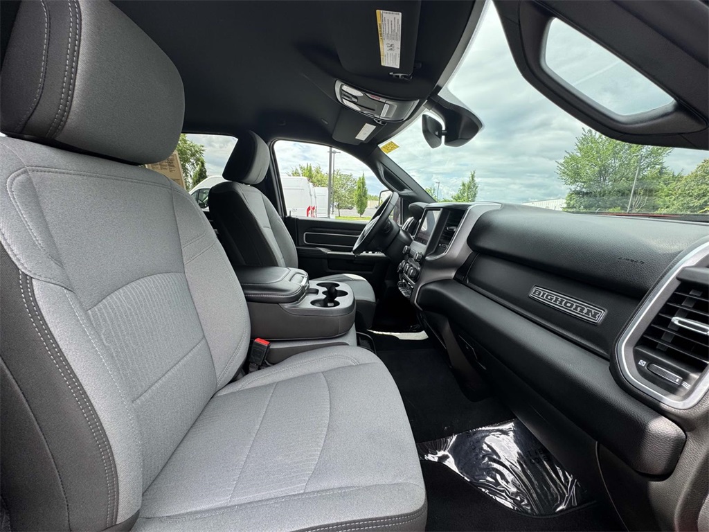 Vehicle image 12 of 30