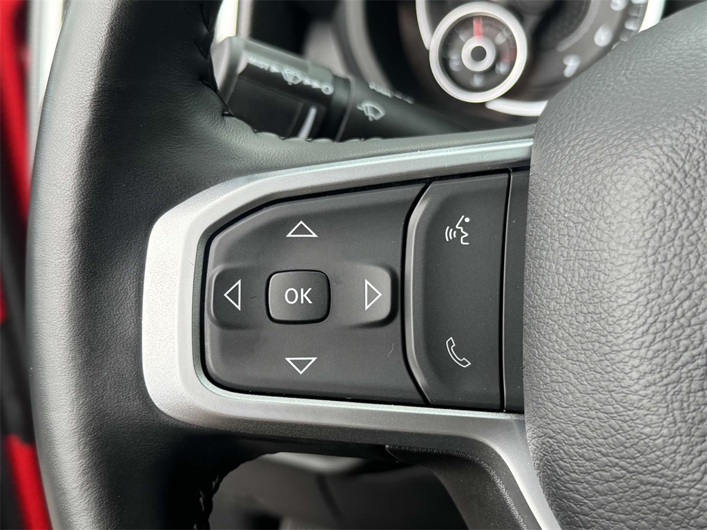 Vehicle image 25 of 30