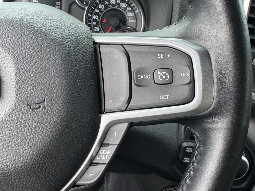 Vehicle image 15 of 30