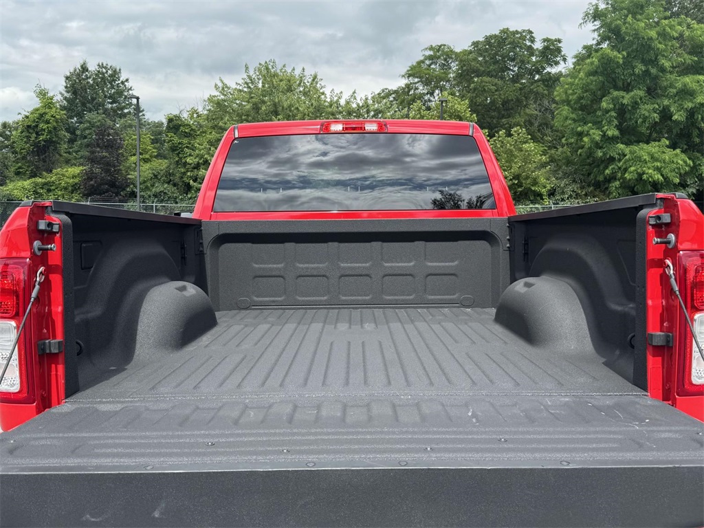 Vehicle image 10 of 30