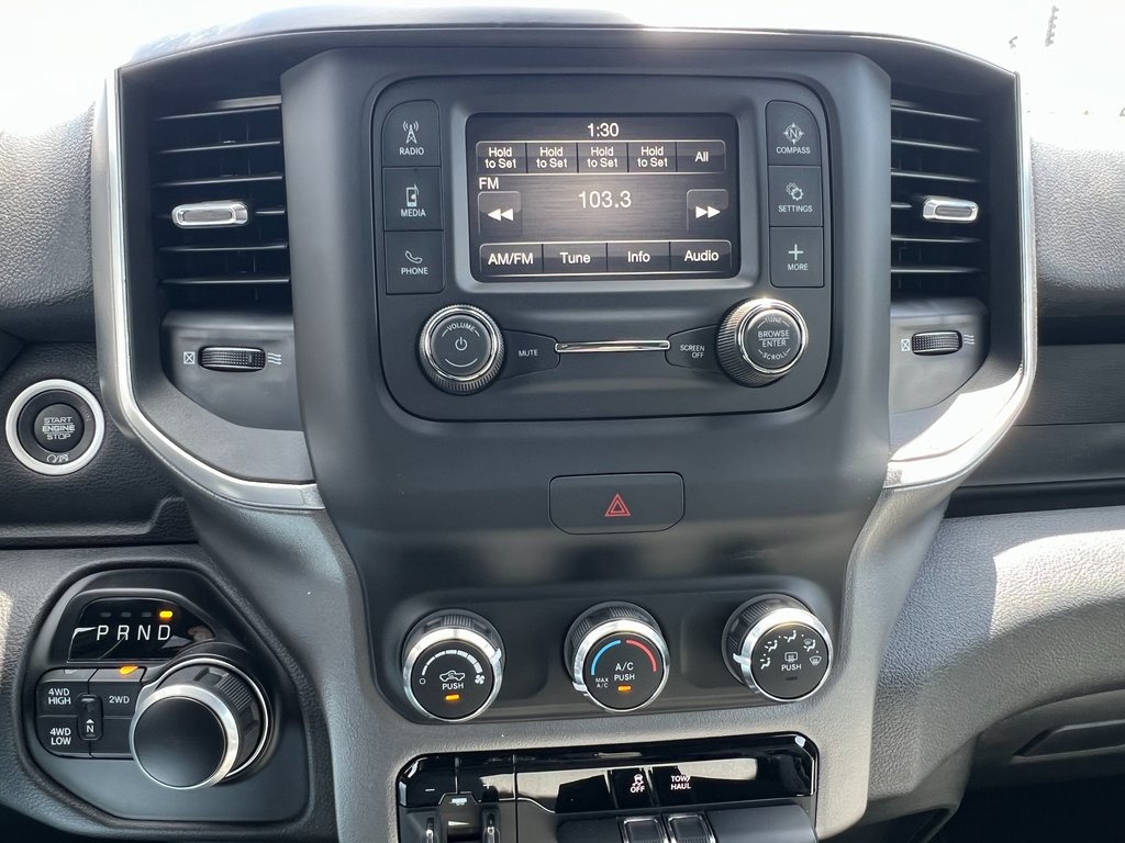 Vehicle image 21 of 24