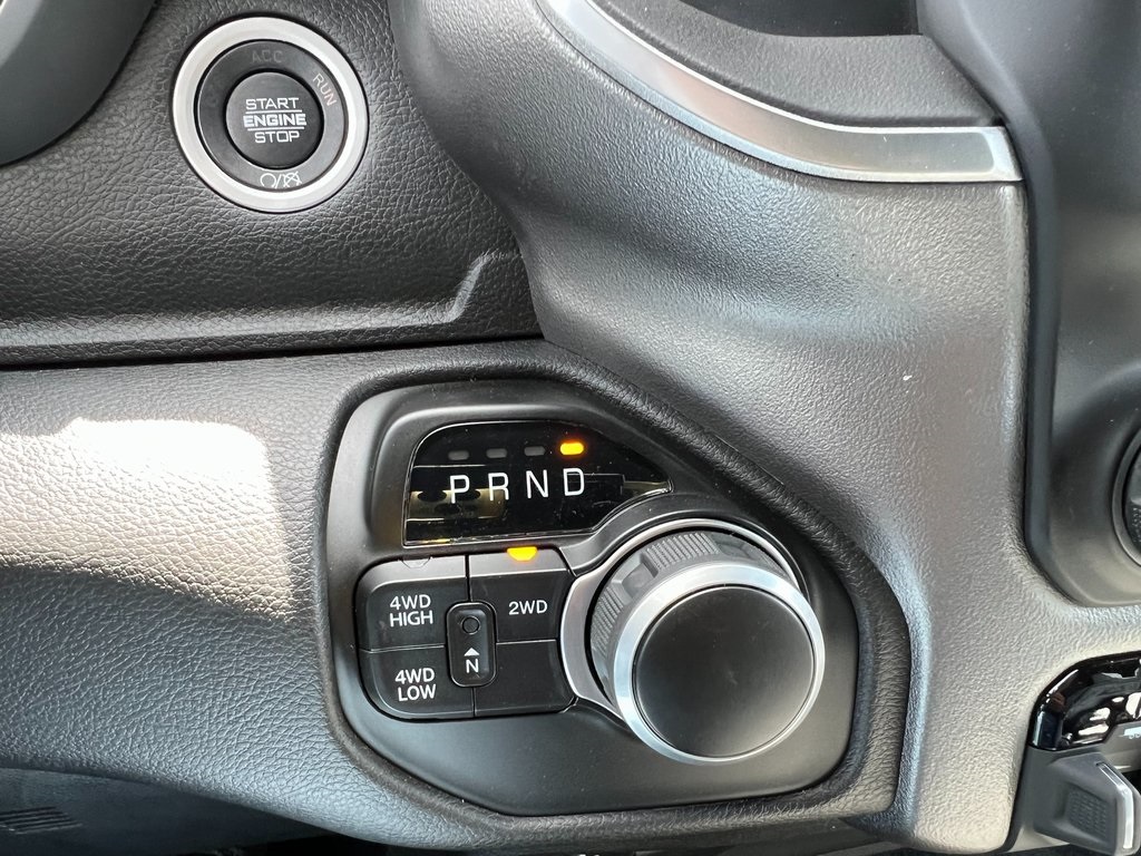 Vehicle image 23 of 24