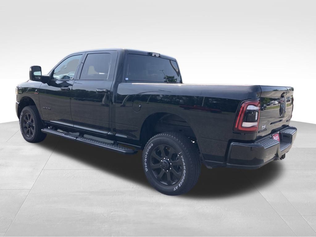 Vehicle image 7 of 38