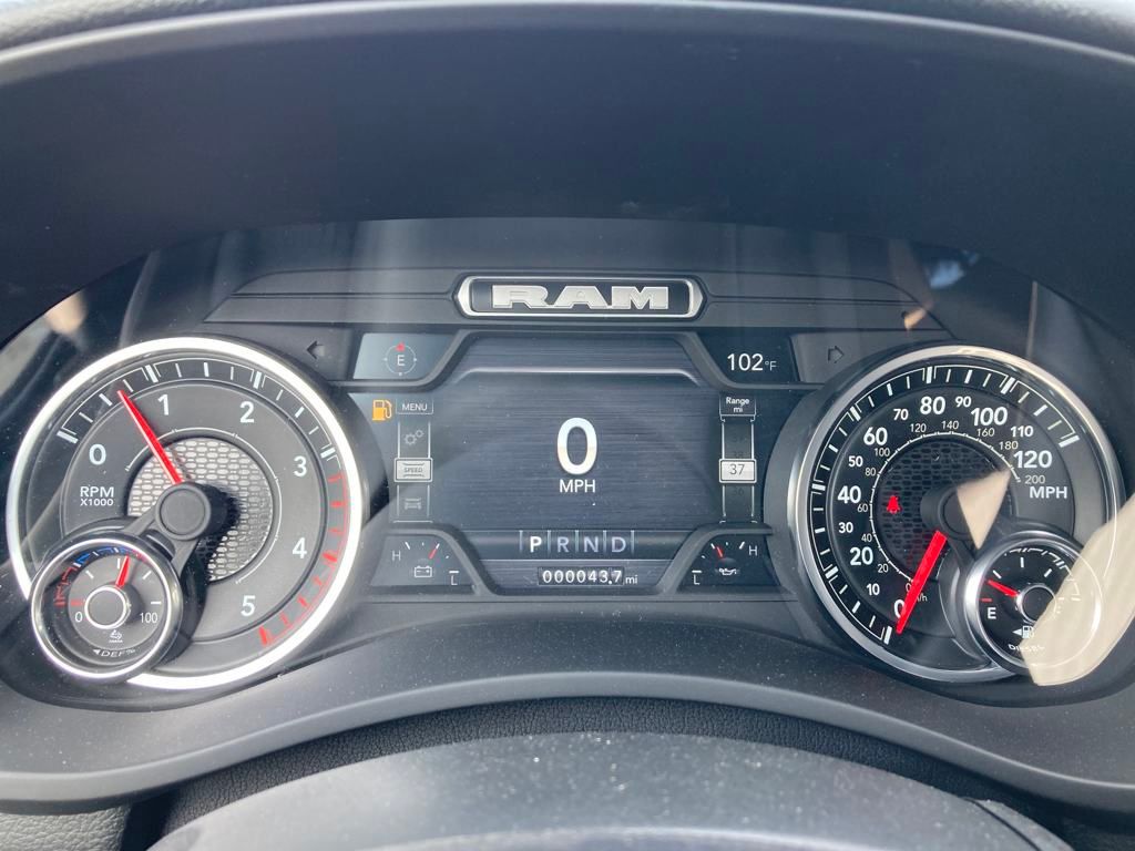 Vehicle image 25 of 38