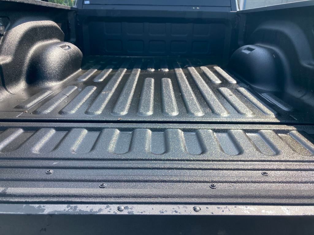 Vehicle image 24 of 38