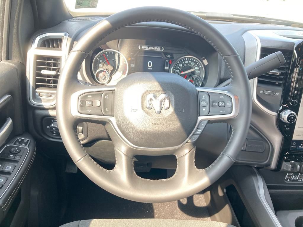 Vehicle image 15 of 38