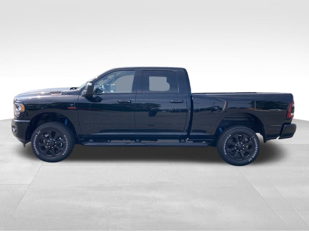 Vehicle image 8 of 38