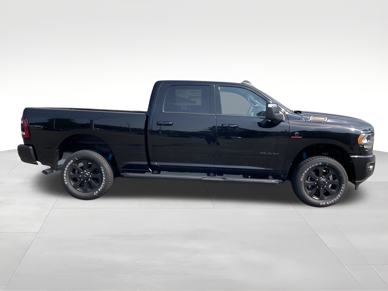 Vehicle image 34 of 38
