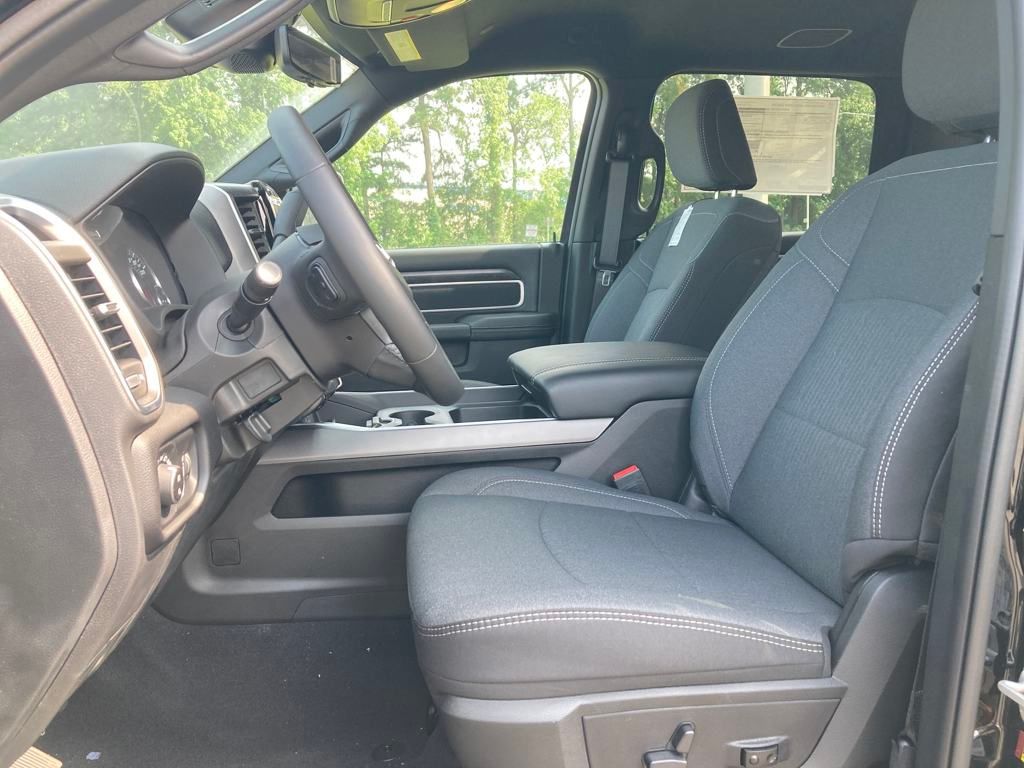 Vehicle image 23 of 38