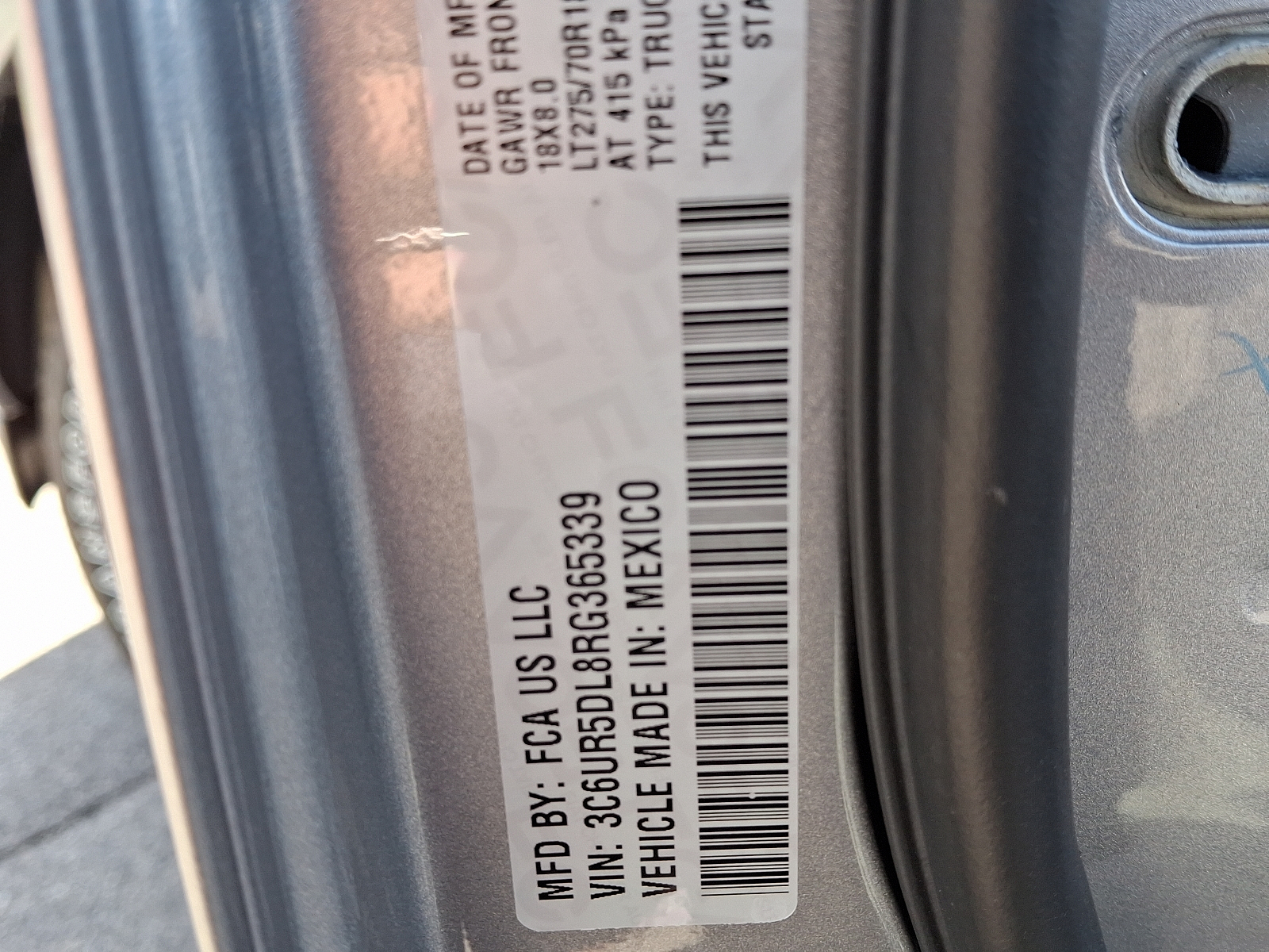 Vehicle image 17 of 19