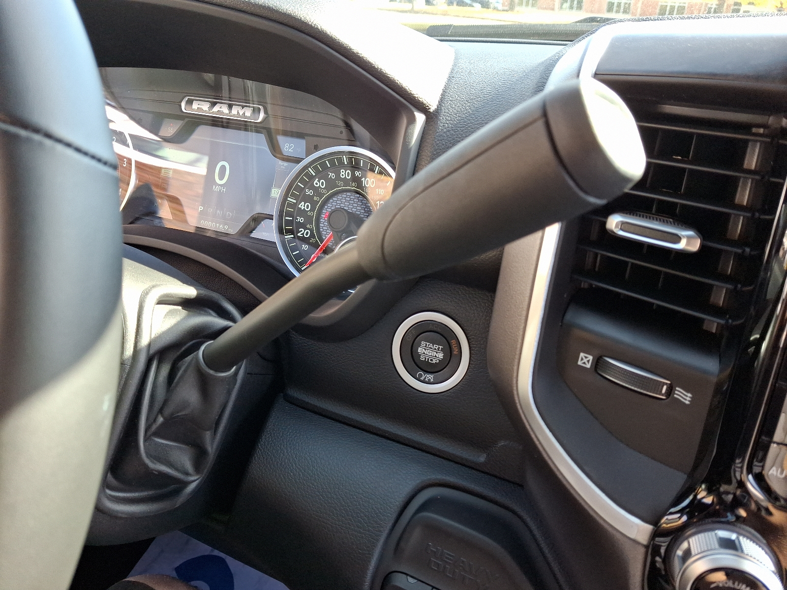 Vehicle image 16 of 19