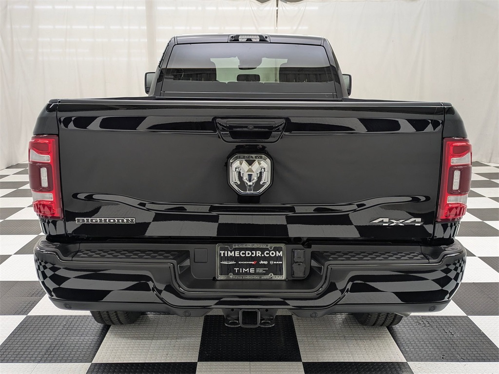 Vehicle image 5 of 40