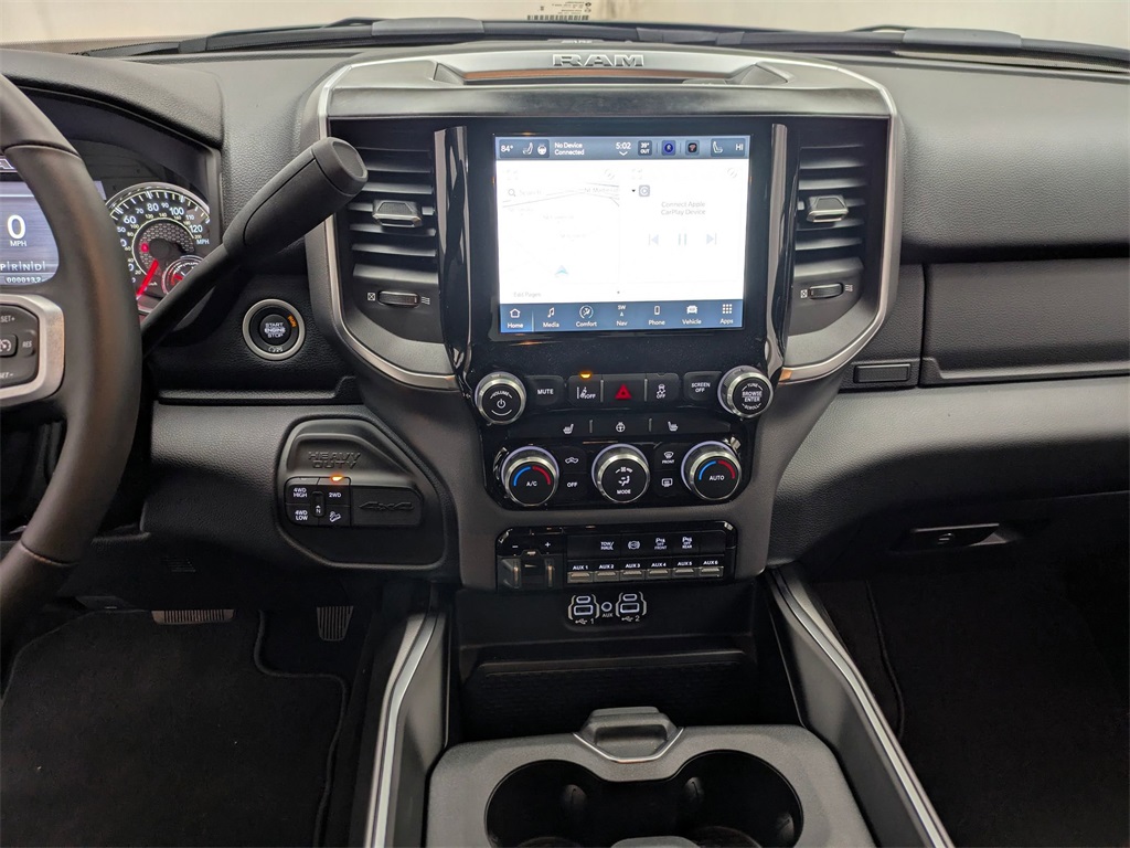 Vehicle image 29 of 40