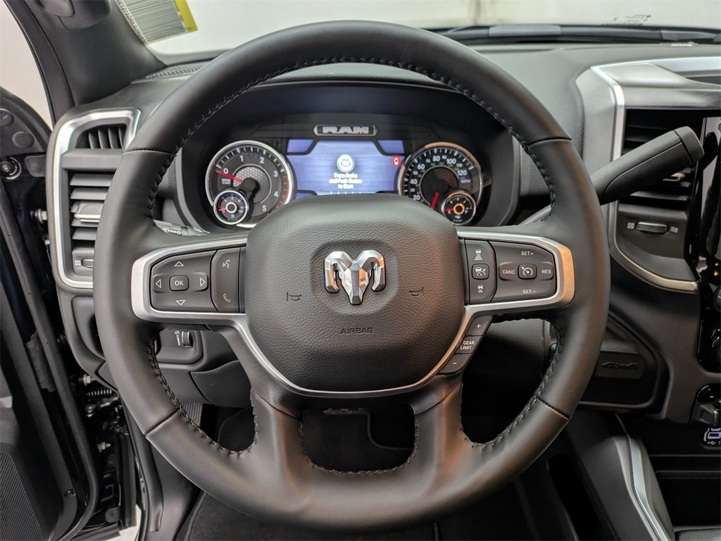 Vehicle image 24 of 40