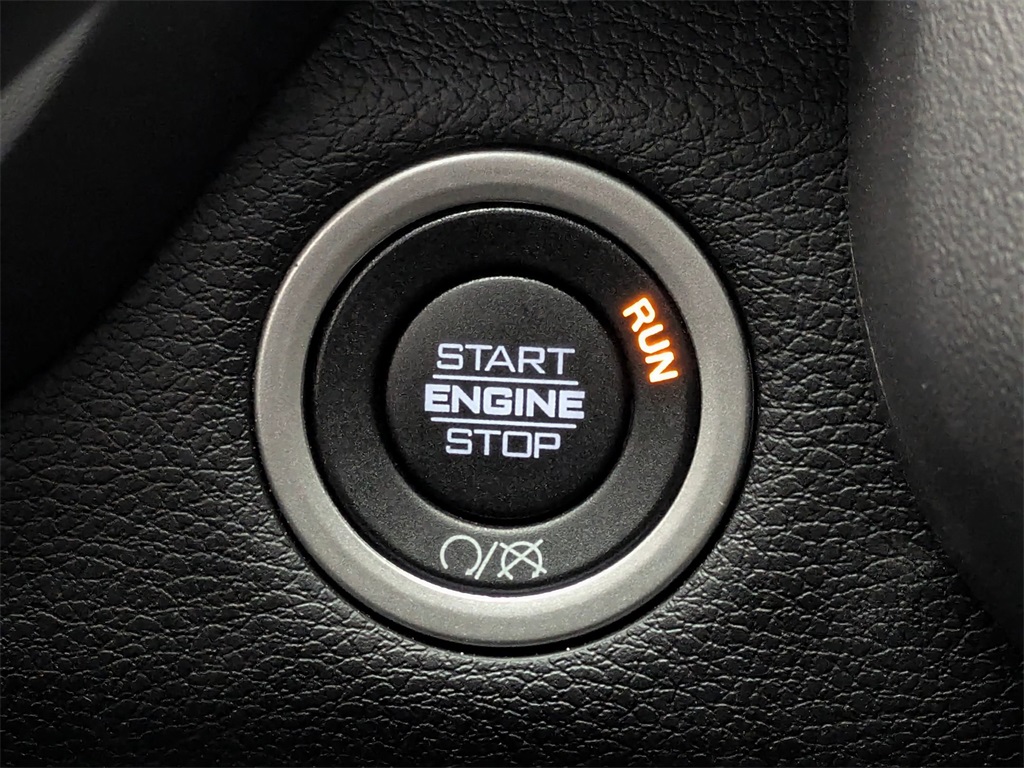 Vehicle image 26 of 40