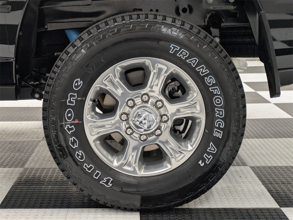 Vehicle image 7 of 40