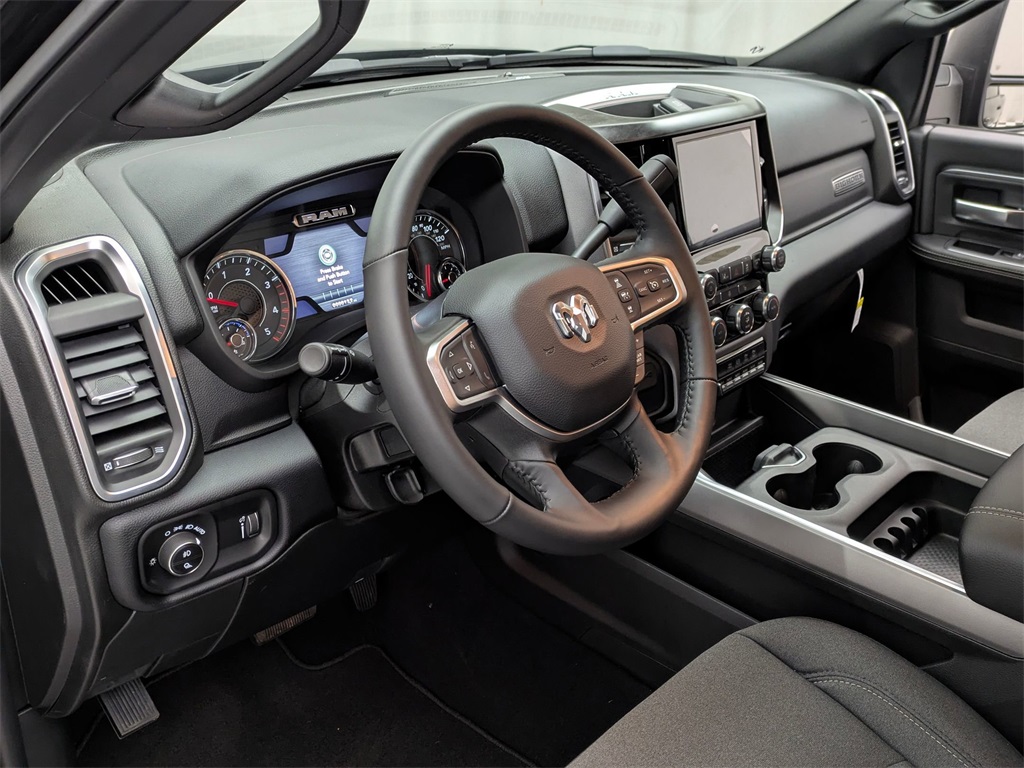 Vehicle image 23 of 40