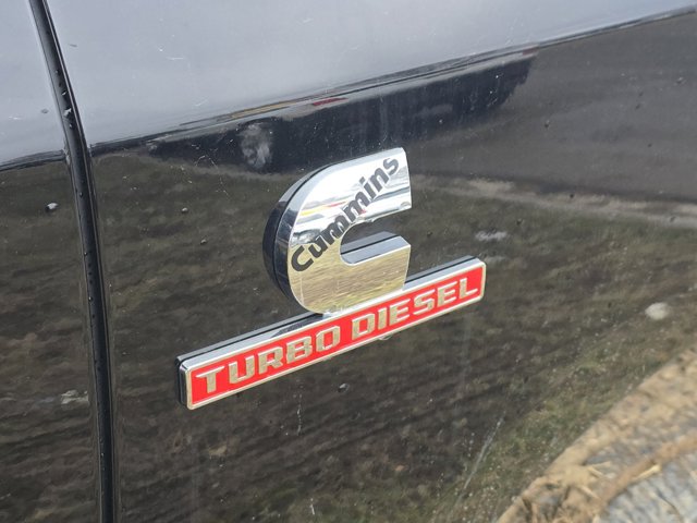 Vehicle image 15 of 32