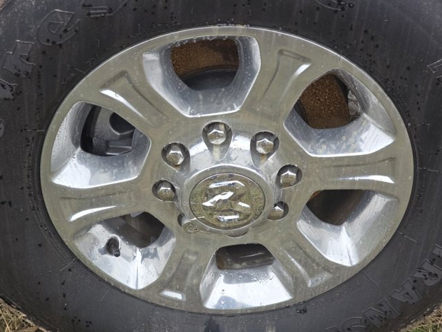 Vehicle image 17 of 32