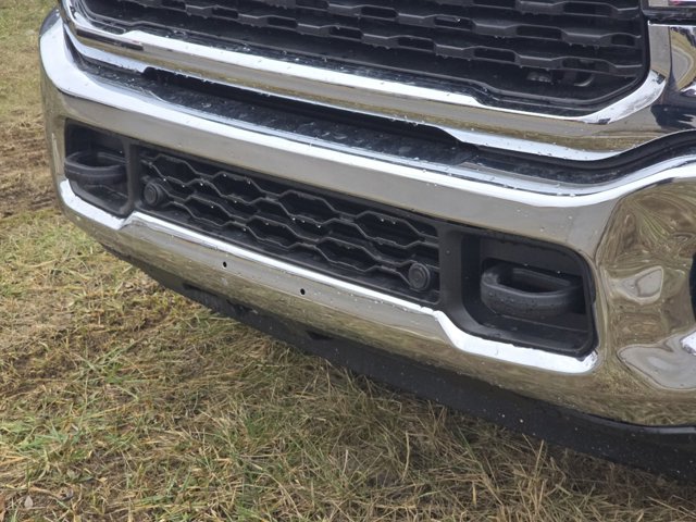Vehicle image 18 of 32