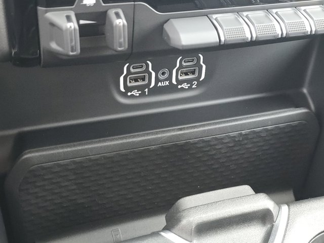 Vehicle image 12 of 32