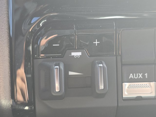 Vehicle image 26 of 30