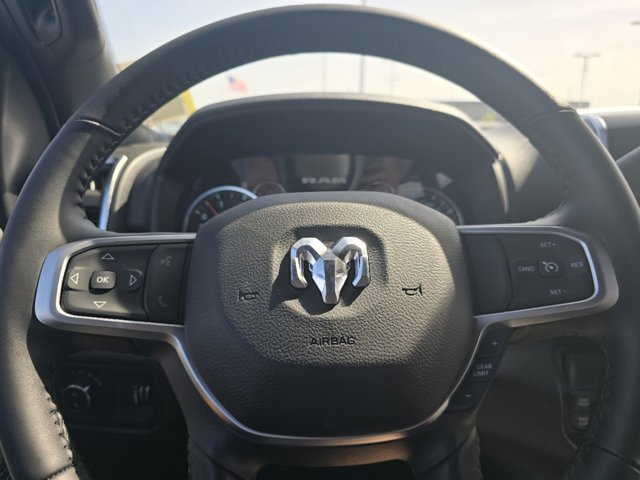 Vehicle image 17 of 30