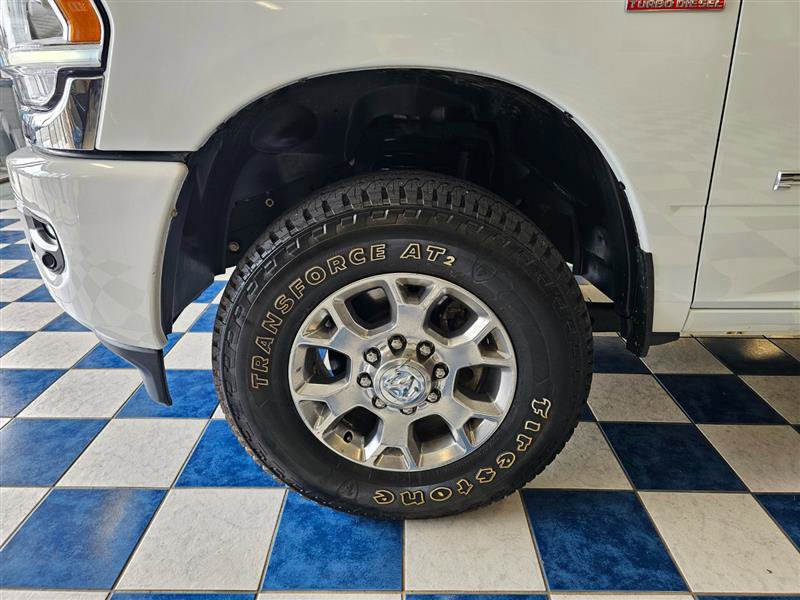 Vehicle image 26 of 35