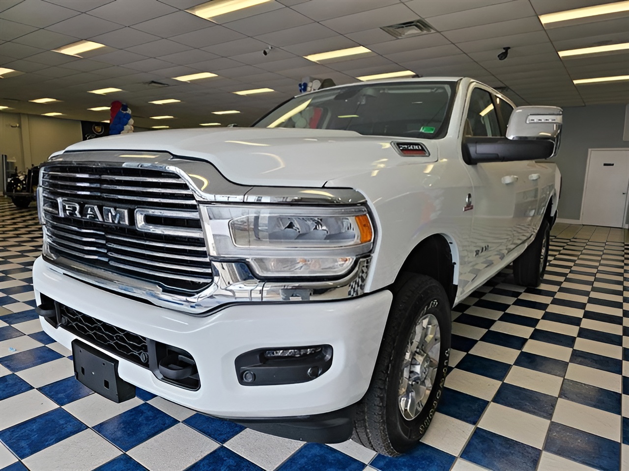 Vehicle image 29 of 35