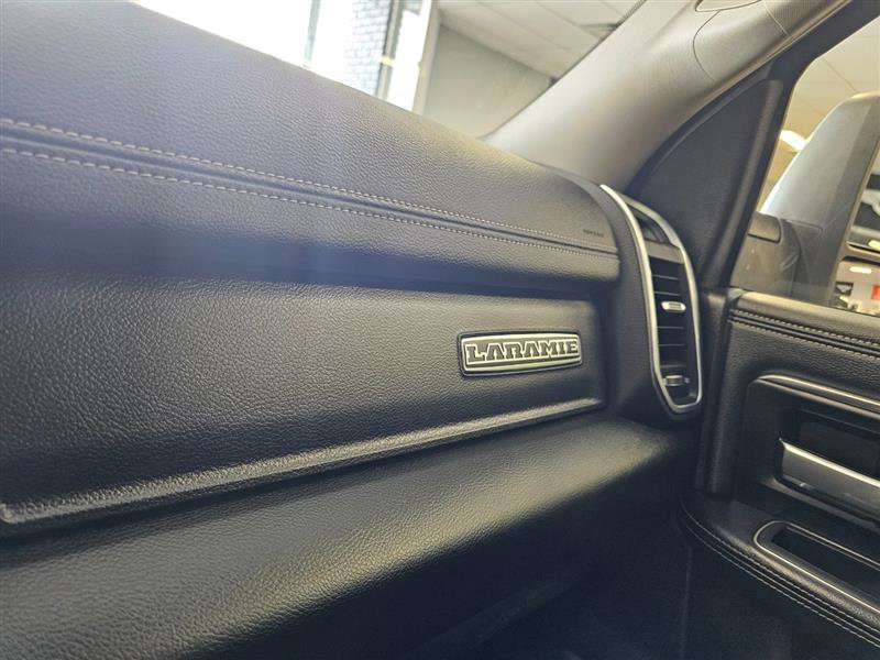 Vehicle image 21 of 35