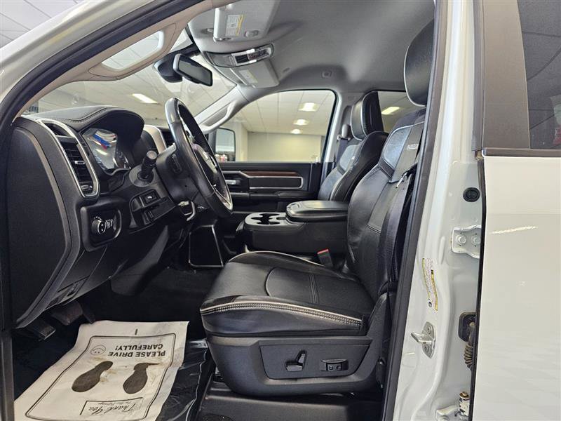 Vehicle image 10 of 35