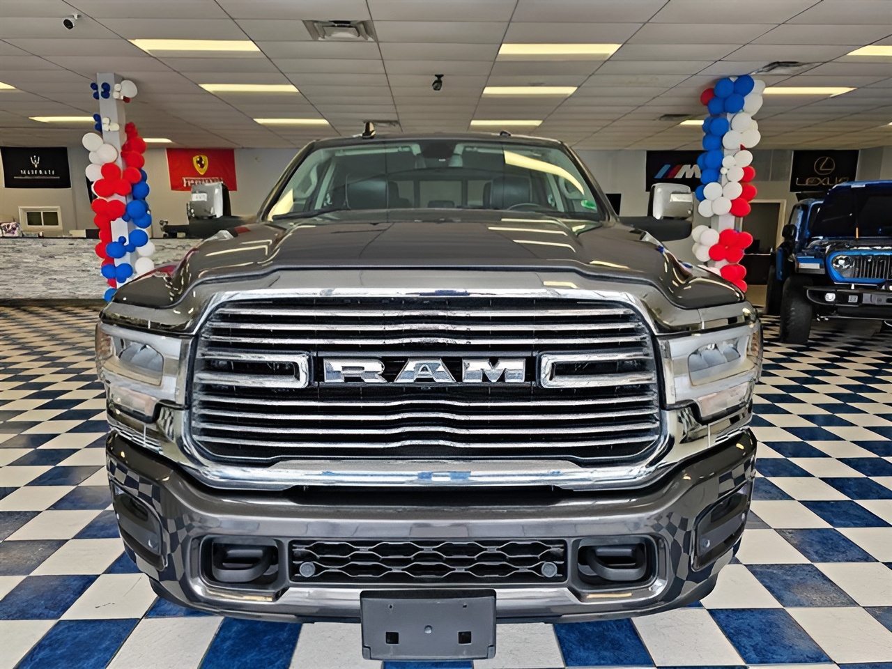 Vehicle image 29 of 34