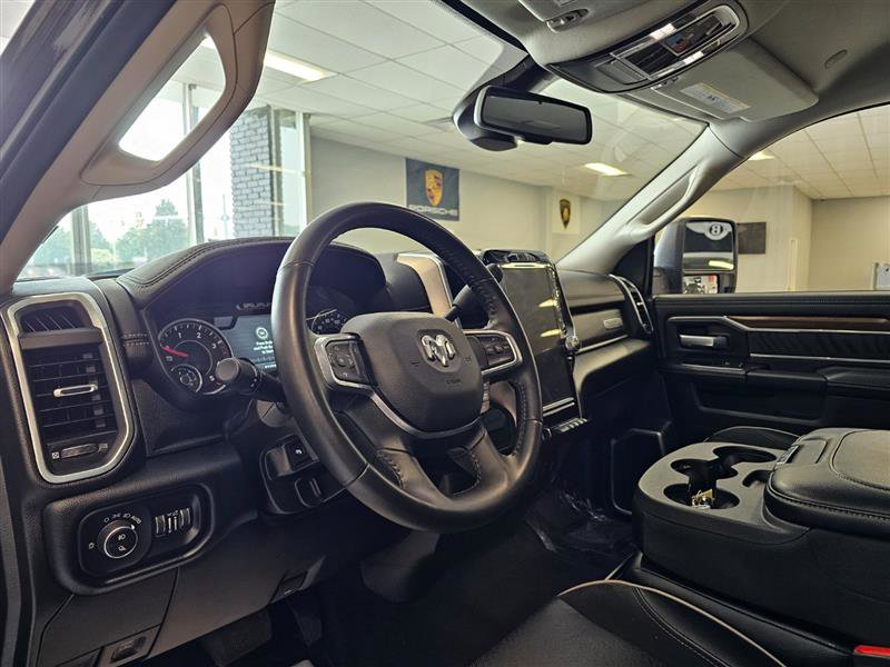 Vehicle image 9 of 34