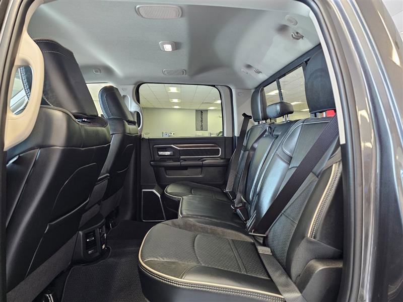 Vehicle image 11 of 34