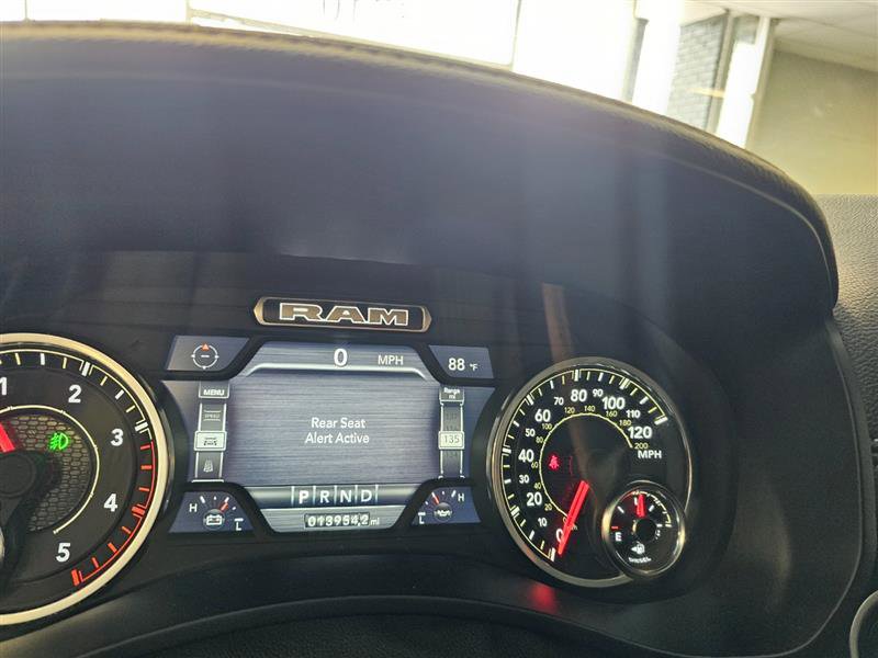 Vehicle image 19 of 34