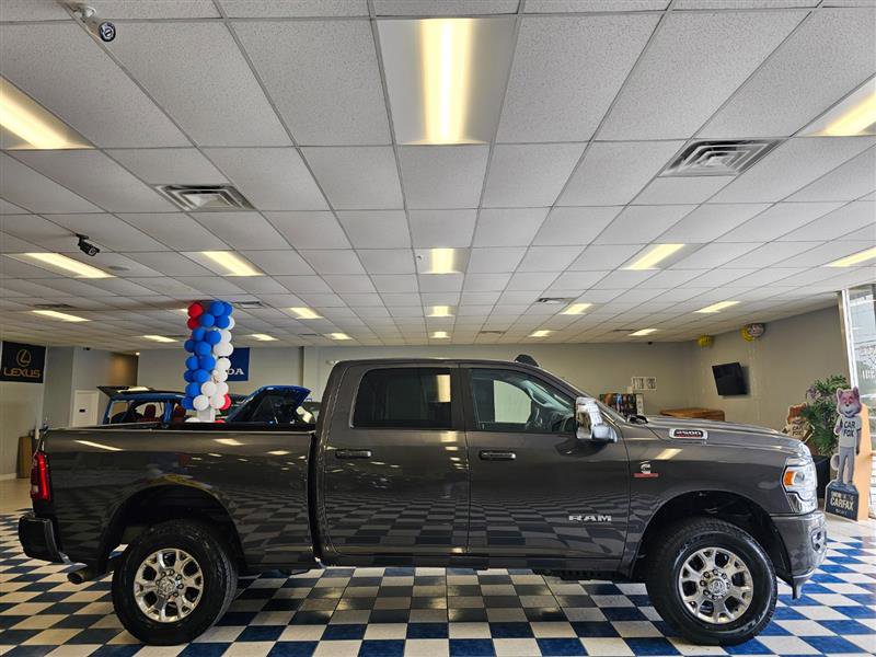 Vehicle image 4 of 34