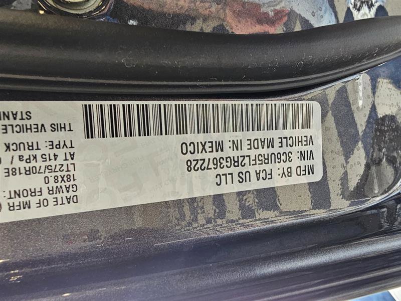 Vehicle image 27 of 34