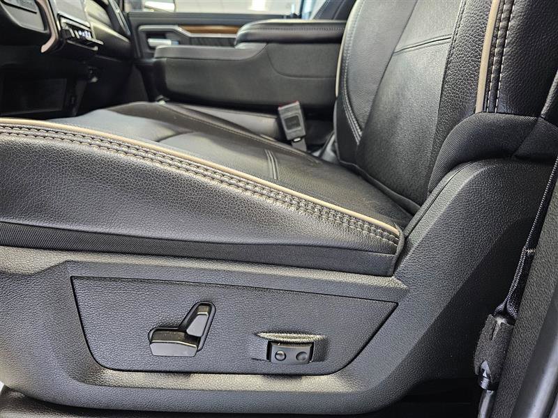 Vehicle image 22 of 34