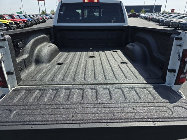 Vehicle image 11 of 31