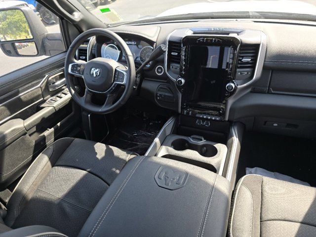 Vehicle image 14 of 31