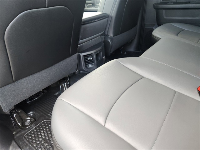 Vehicle image 22 of 23