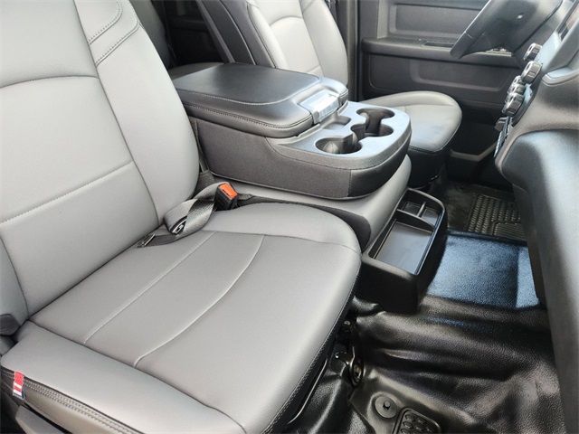 Vehicle image 11 of 23