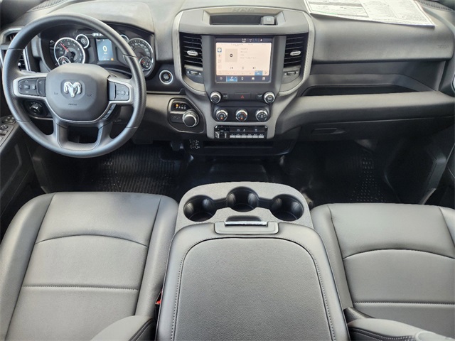 Vehicle image 21 of 23