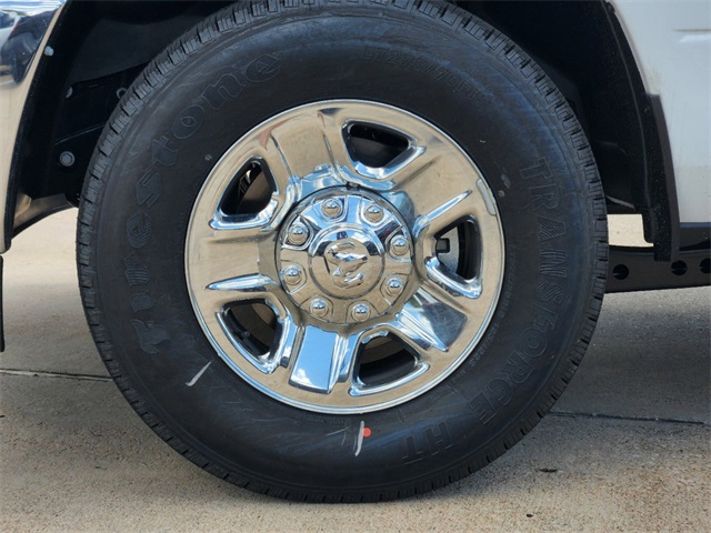 Vehicle image 8 of 23