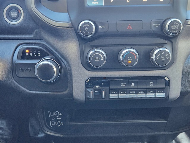 Vehicle image 15 of 23
